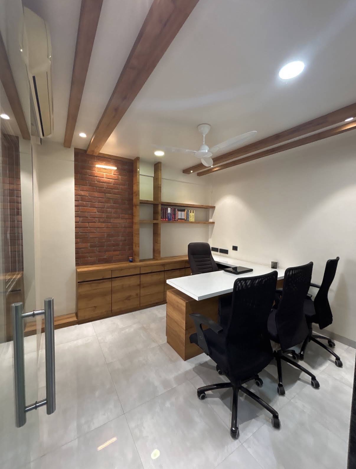 LARS Legal Associates chamber